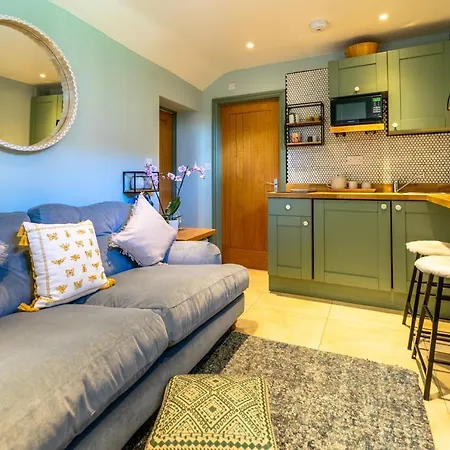 아파트 The Beehive *