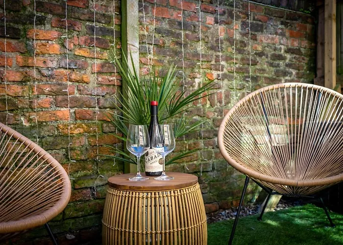 Апартаменты The Beehive *