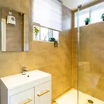 Apartament The Beehive