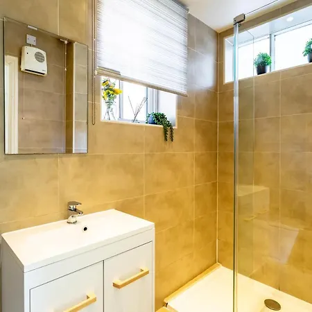 Апартаменты The Beehive